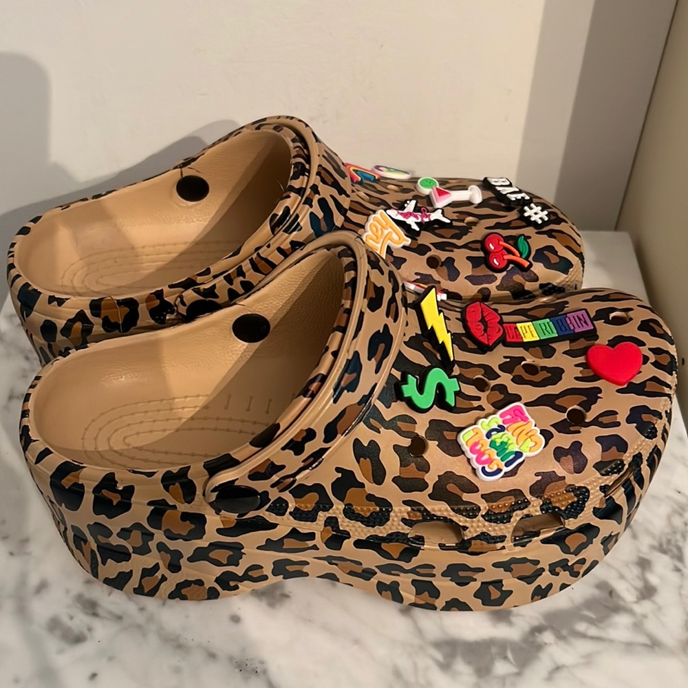 Women croc